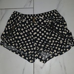 Cutw Sunflower shorts